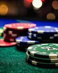 Antarmuka platform viavip5 menampilkan navigasi permainan, kategori slot, dan kontrol akun pengguna